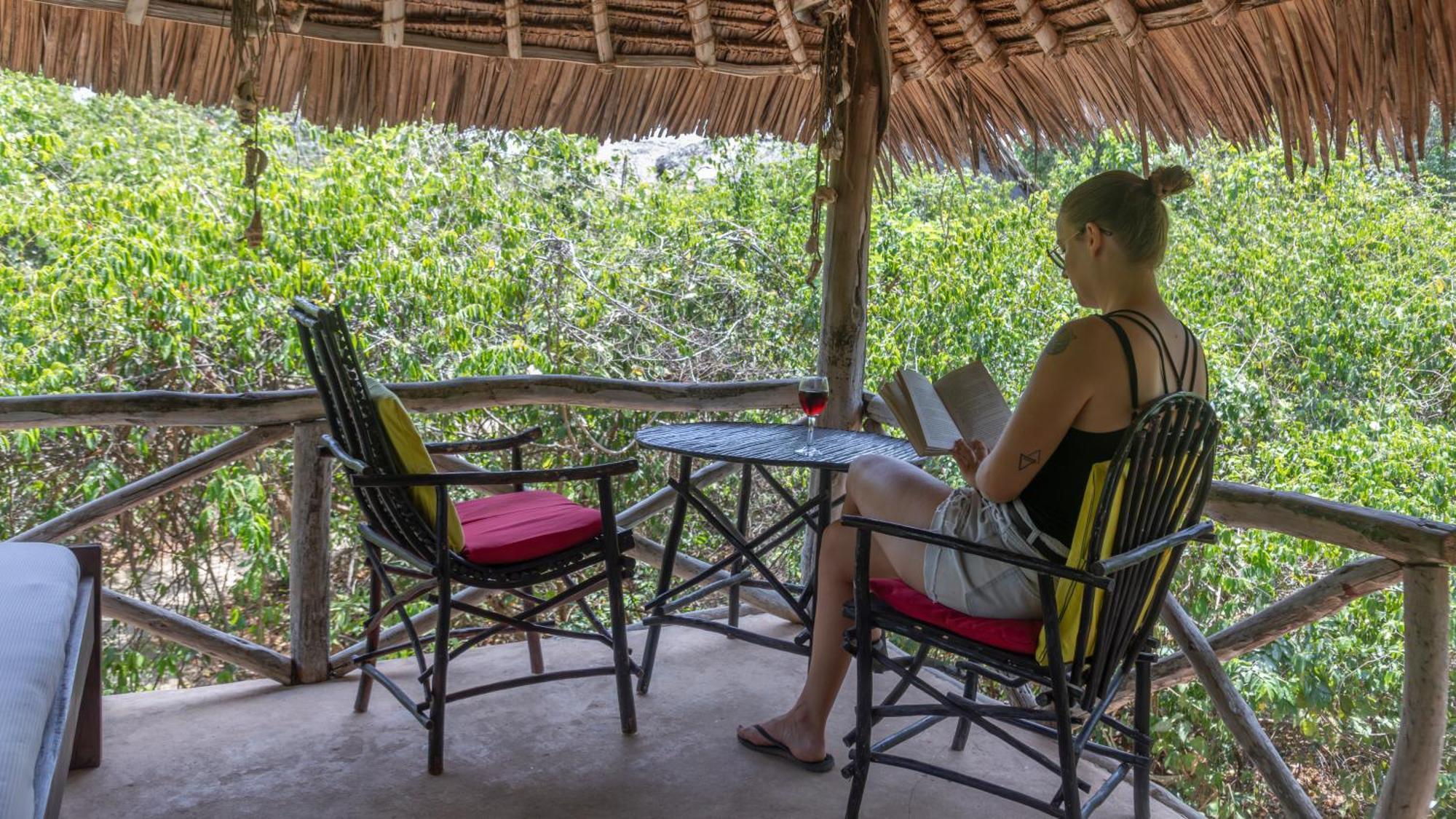 Stilts Diani Beach Hostel Exterior photo